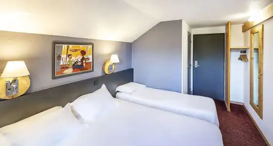 Sure by Best Western Annecy - 88