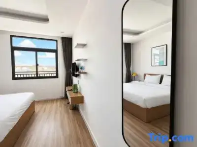 Phuong Mai - 37