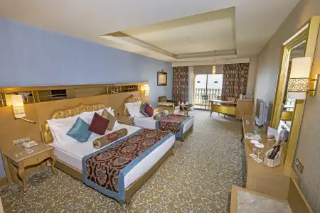 Royal Holiday Palace - 2