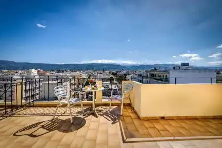 Chrispy City Living - 41