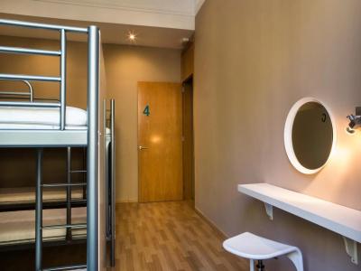 Born Barcelona Hostel - 21
