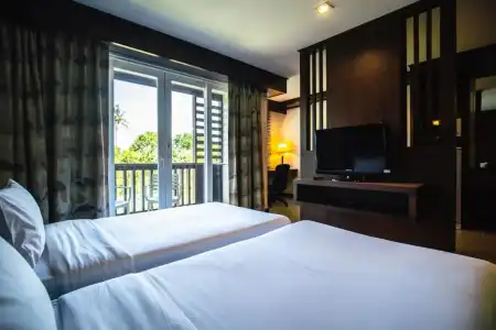 Ratana Chalong - 46