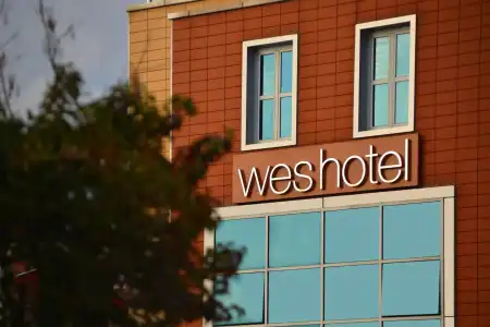Wes Izmit - 19
