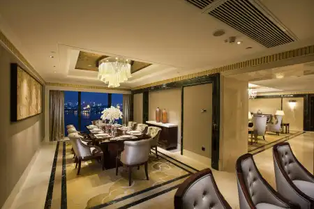Hilton Wuhan Riverside - 31