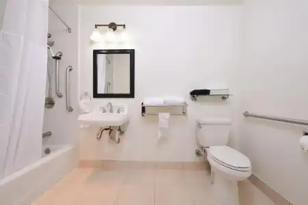 Best Western Plus LA Mid Town - 10