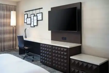 Renaissance Dallas - 64
