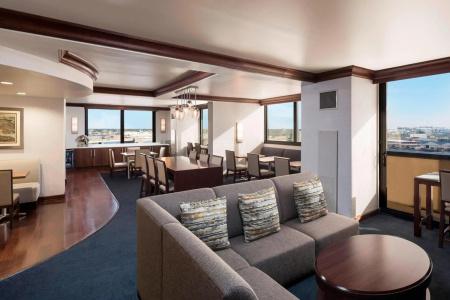 Sheraton Norfolk Waterside - 37
