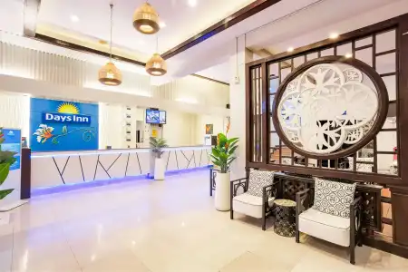 Days Inn by Wyndham Patong Beach Phuket - 1