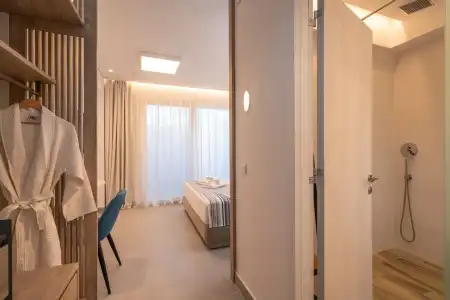 Mirablue Luxury Residences - 37