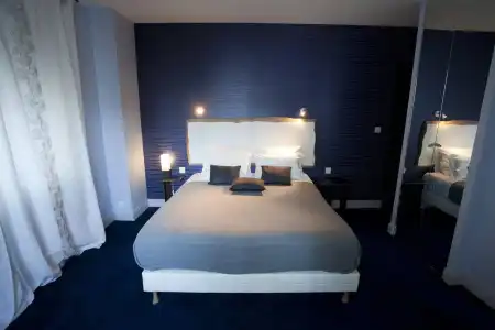 Hôtel Cosmopolitain - 2