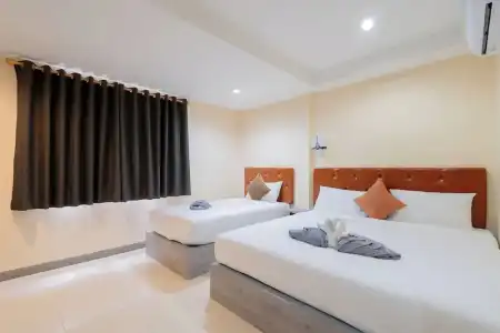 Square One Patong - 96