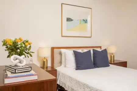 Washington Square Inn - 106