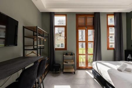 Residence Suites - 100