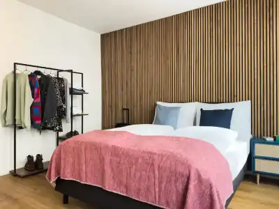 Melter & Apartments - a Neighborhood - 70