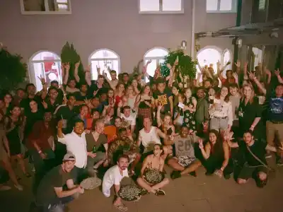Whole Wide World Hostel & Bar - 20