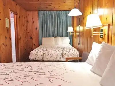 Park Motel and Cabins - 185