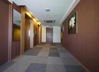 Route-Inn Yokohama Bashamichi - 11