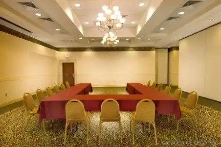 Drury Inn & Suites Greenville - 10