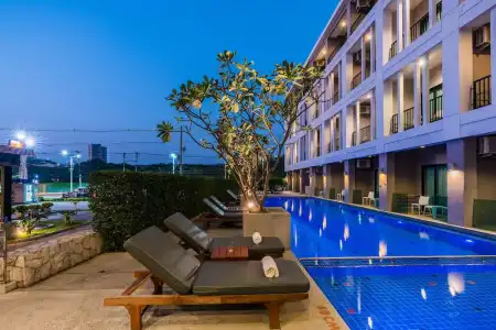 J Residence - 172