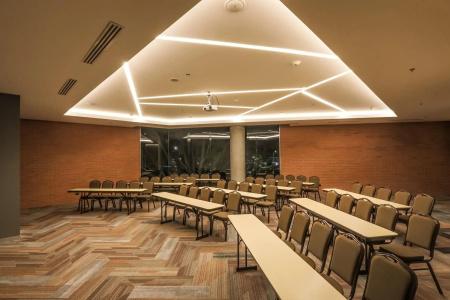 Four Points by Sheraton - 16
