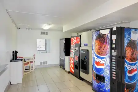 Motel 6 Wichita, KS - 11