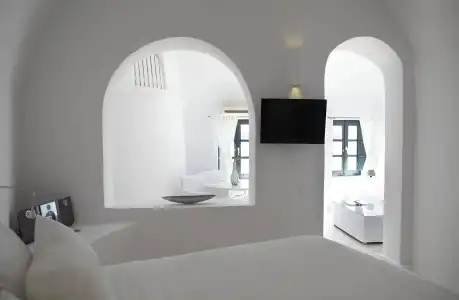 Sun Rocks Boutique | Caldera View Suites & Sunset Dining Experience - 33