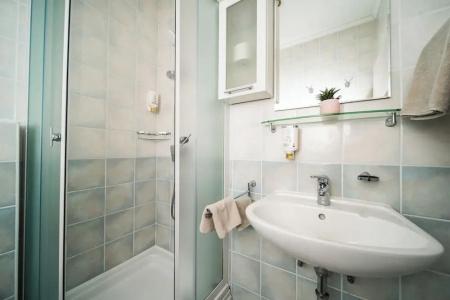 Apartment 3 Beaches With Free Parking - 223