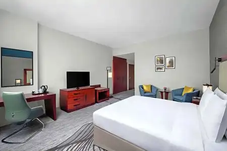 DoubleTree by Hilton - 66