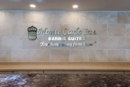 Monte Carlo Inn Barrie Suites - 0