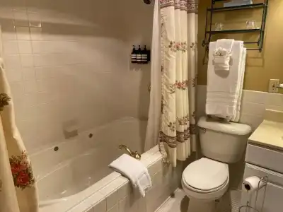 Inn at 835 Boutique - 6