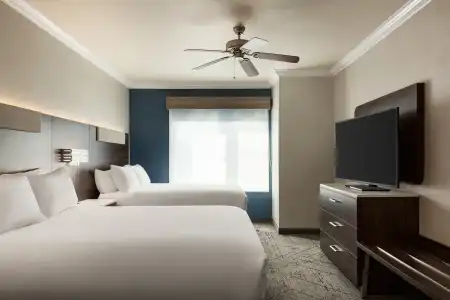 Holiday Inn Express and Suites Bakersfield Central by IHG - 25