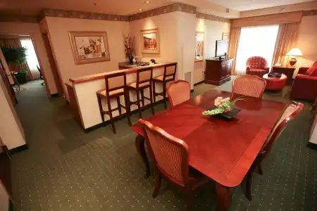Embassy Suites Lincoln - 35