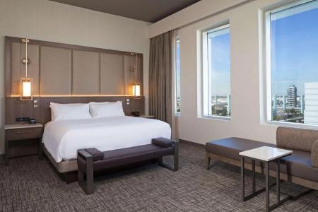 H Los Angeles, Curio Collection by Hilton - 68