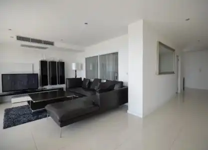 Sunset Plaza Holiday Apartment - 10