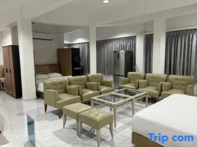 Mall Suites - 584