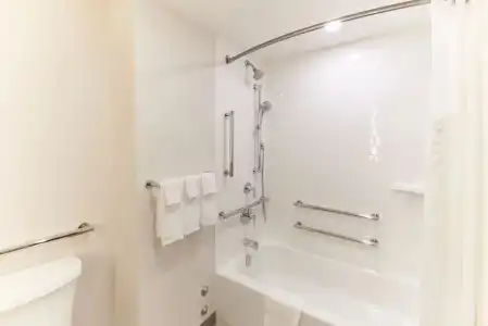 Holiday Inn & Suites Ottawa Kanata by IHG - 80