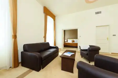 Ipoly Residence Executive Suites - 7