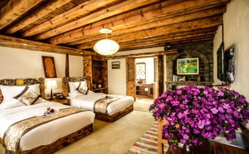 Lijiang E-Outfitting Boutique - 4