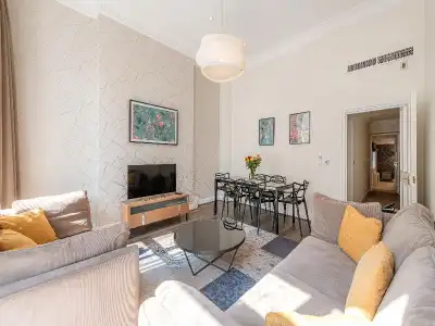 Manson Place - 256