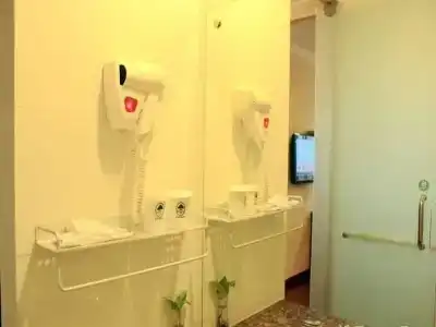 GreenTree Inn Jiangsu Zhenjiang Yidu Building Materials city Express - 8