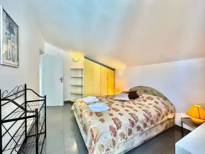 Sun Rose Apartments - 29
