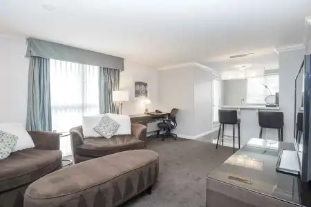 Sandman & Suites Kelowna - 88