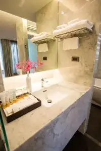 Balcony Seaside Sriracha & Serviced Apartments (SHA Extra Plus) - 8