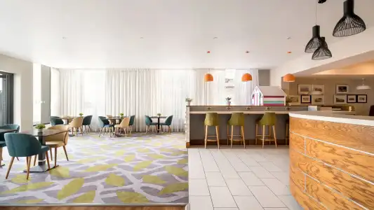 Holiday Inn Brighton Seafront by IHG - 35