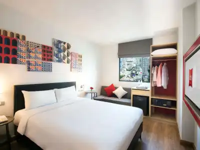 Oakwood Suites Bangkok - 4