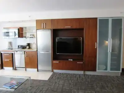 Strand Ocean Drive Suites - 16