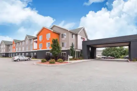 Best Western Erie Inn & Suites - 17