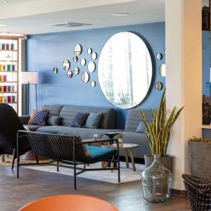 Hampton by Hilton Tours Centre - 9
