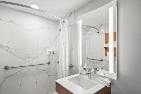 Microtel Inn & Suites by Wyndham Lexington - 10