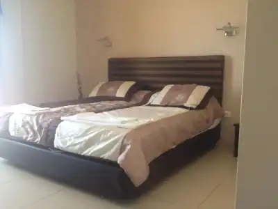 Plaza - 23